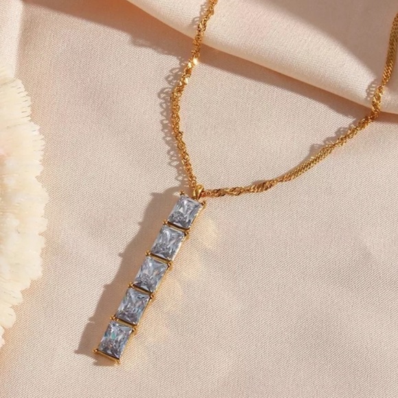 NEW 18K GOLD BAR DIAMOND NECKLACE, NICE NECKLACE, CUTE NECKLACE - Picture 2 of 5